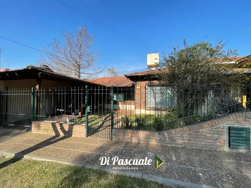 Casa en venta · Moreno, GBA Oeste, Provincia de Buenos Aires Casa en venta · Moreno, GBA Oeste, Provincia de Buenos Aires