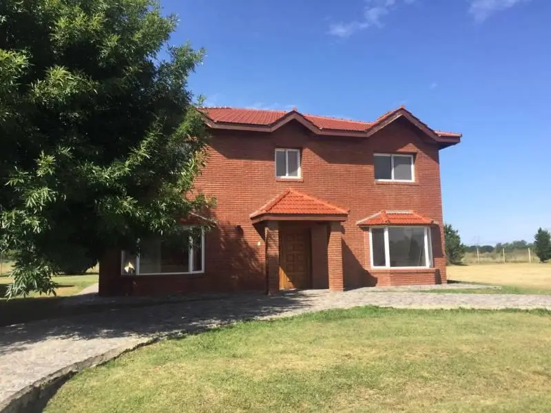 Casa en venta · Los Alcanfores, Pilar, GBA Norte, Provincia de Buenos Aires Casa en venta · Los Alcanfores, Pilar, GBA Norte, Provincia de Buenos Aires