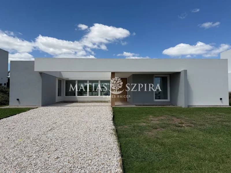 Casa en venta · Prados del Oeste, Moreno, GBA Oeste, Provincia de Buenos Aires Casa en venta · Prados del Oeste, Moreno, GBA Oeste, Provincia de Buenos Aires