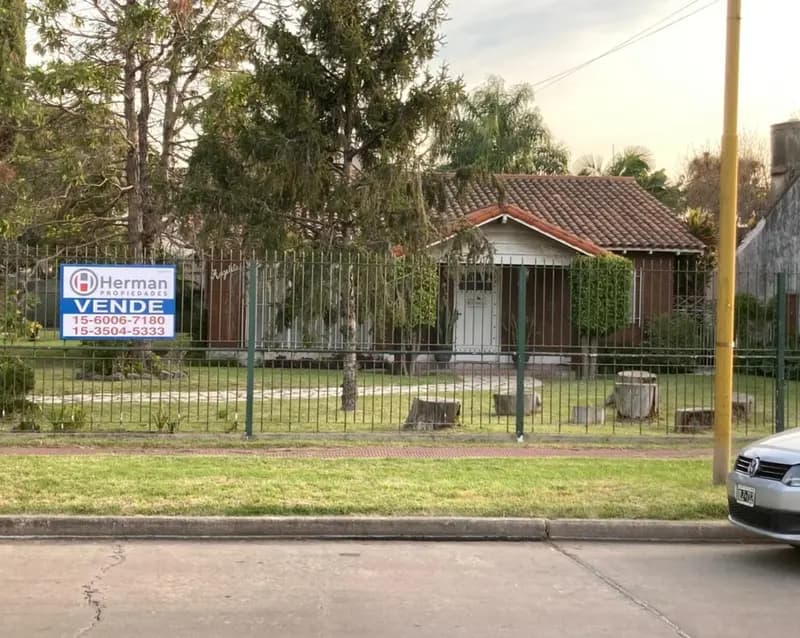 Casa en venta · Quilmes, GBA Sur, Provincia de Buenos Aires Casa en venta · Quilmes, GBA Sur, Provincia de Buenos Aires