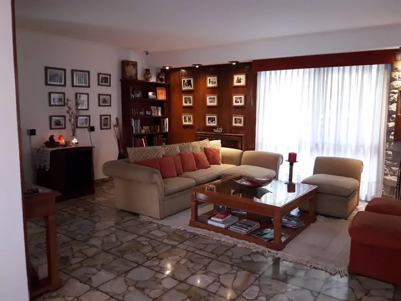 Casa en venta · Quilmes, GBA Sur, Provincia de Buenos Aires Casa en venta · Quilmes, GBA Sur, Provincia de Buenos Aires