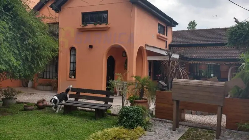 Casa en venta · Villa Gobernador Udaondo, Ituzaingó, GBA Oeste, Provincia de Buenos Aires Casa en venta · Villa Gobernador Udaondo, Ituzaingó, GBA Oeste, Provincia de Buenos Aires