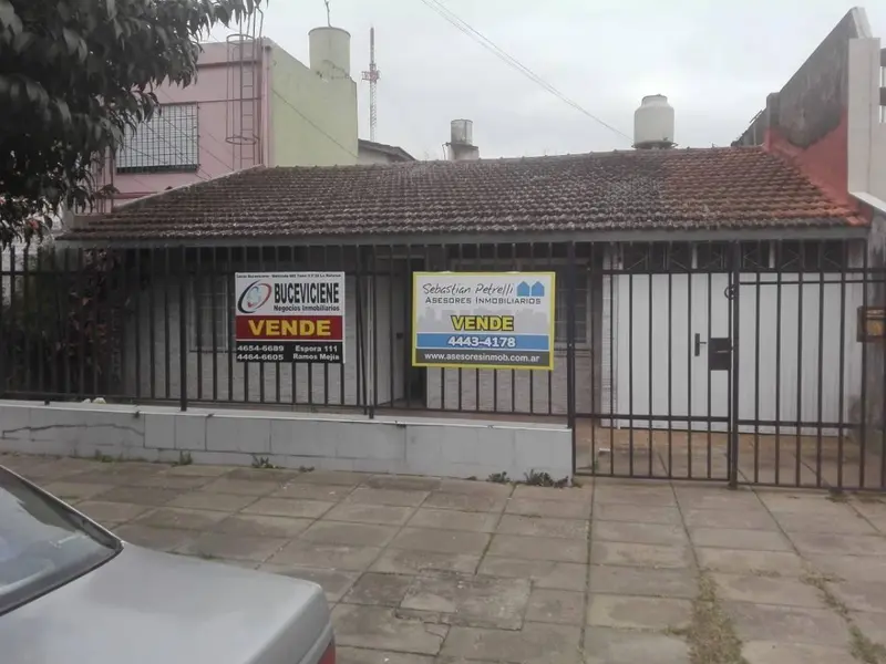 Casa en venta · Ramos Mejia, La Matanza, GBA Oeste, Provincia de Buenos Aires Casa en venta · Ramos Mejia, La Matanza, GBA Oeste, Provincia de Buenos Aires