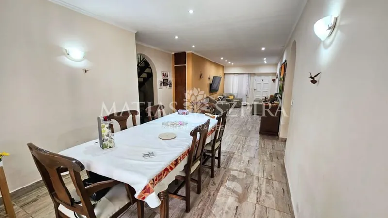 Casa en venta · Castelar Norte, Castelar, Morón, GBA Oeste, Provincia de Buenos Aires Casa en venta · Castelar Norte, Castelar, Morón, GBA Oeste, Provincia de Buenos Aires