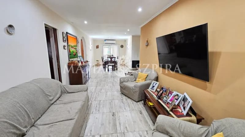 Casa en venta · Castelar Norte, Castelar, Morón, GBA Oeste, Provincia de Buenos Aires Casa en venta · Castelar Norte, Castelar, Morón, GBA Oeste, Provincia de Buenos Aires