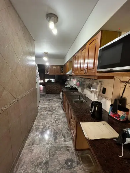 Casa en venta · Villa Santos Tesei, Hurlingham, GBA Oeste, Provincia de Buenos Aires Casa en venta · Villa Santos Tesei, Hurlingham, GBA Oeste, Provincia de Buenos Aires