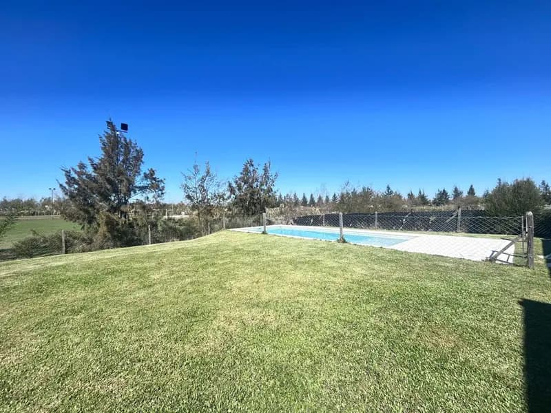 Casa en venta · El Naudir, Escobar, GBA Norte, Provincia de Buenos Aires Casa en venta · El Naudir, Escobar, GBA Norte, Provincia de Buenos Aires