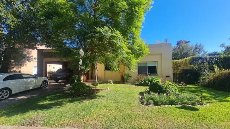 Casa en venta · Moreno, GBA Oeste, Provincia de Buenos Aires Casa en venta · Moreno, GBA Oeste, Provincia de Buenos Aires