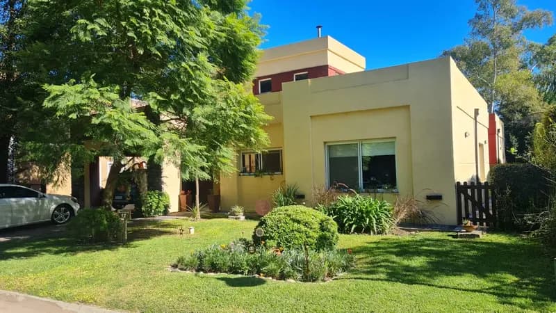 Casa en venta · Moreno, GBA Oeste, Provincia de Buenos Aires Casa en venta · Moreno, GBA Oeste, Provincia de Buenos Aires