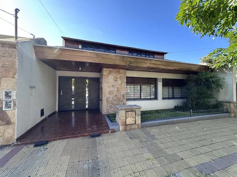 Casa en venta · Morón, GBA Oeste, Provincia de Buenos Aires Casa en venta · Morón, GBA Oeste, Provincia de Buenos Aires