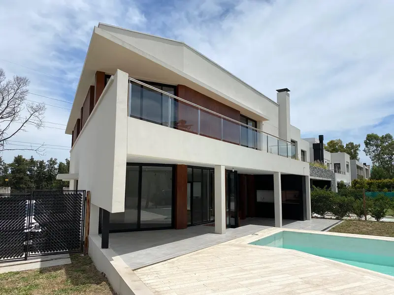 Casa en venta · San Isidro, GBA Norte, Provincia de Buenos Aires Casa en venta · San Isidro, GBA Norte, Provincia de Buenos Aires