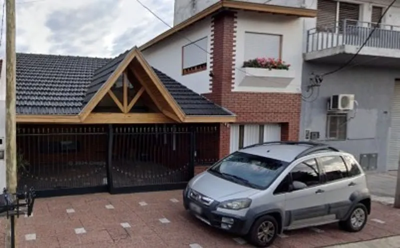Casa en venta · Lomas del Mirador, La Matanza, GBA Oeste, Provincia de Buenos Aires Casa en venta · Lomas del Mirador, La Matanza, GBA Oeste, Provincia de Buenos Aires