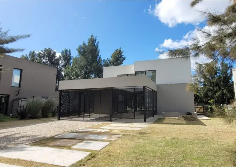 Casa en venta · San Vicente, GBA Sur, Provincia de Buenos Aires Casa en venta · San Vicente, GBA Sur, Provincia de Buenos Aires