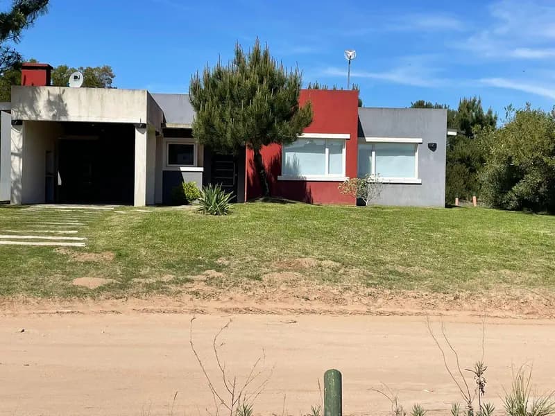 Casa en venta · Costa Esmeralda, Punta Medanos, La Costa, Costa Atlántica, Provincia de Buenos Aires Casa en venta · Costa Esmeralda, Punta Medanos, La Costa, Costa Atlántica, Provincia de Buenos Aires
