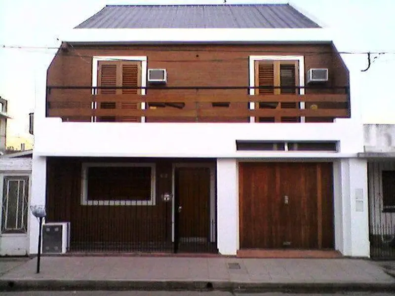 Casa en venta · Banfield, Lomas de Zamora, GBA Sur, Provincia de Buenos Aires Casa en venta · Banfield, Lomas de Zamora, GBA Sur, Provincia de Buenos Aires